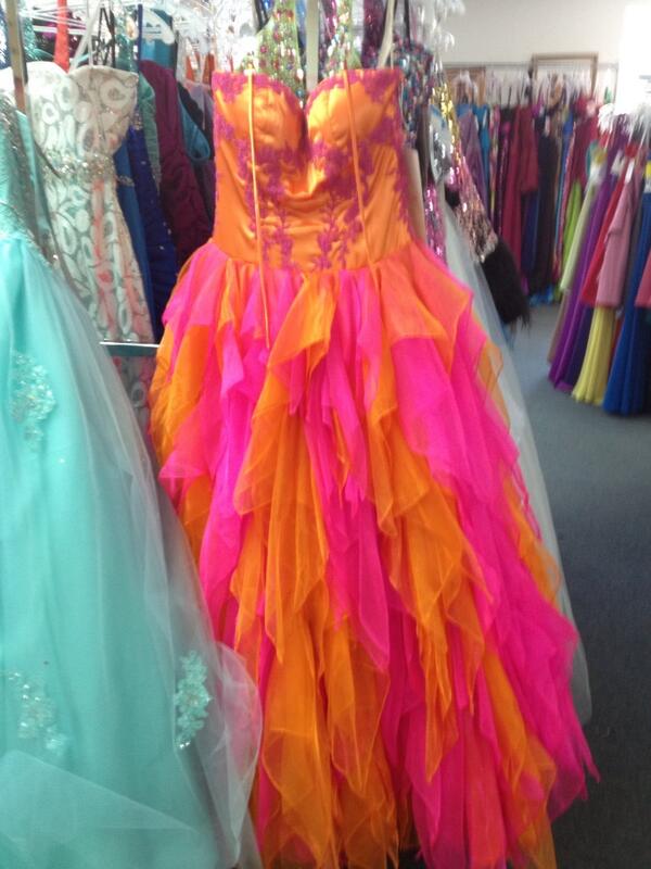 annaegore's tweet photo. Found my bridesmaid dresses!!!!! Eeeeeeeeeeeeee http://t.co/kU4QupE6ub