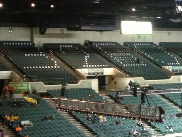 FRC3260's tweet image. #FRCproblems #omgrobot