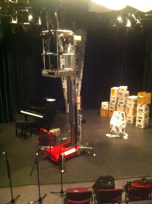 Working progress #cabien <a href="/Sabinebeens/">Sabine Beens</a> <a href="/TheaterCamuz/">Theater Camuz</a>. Volop aan het bouwen voor de voorstelling van vanavond!