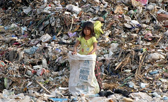 claireLOK's tweet image. #lessismore #buylessstuff Claire Lewis wants Less to be More. Do your part and join in.