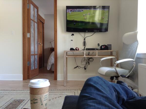 anewdecade's tweet image. Saturday am in Regina.  Coffee and a Man Utd victory.  Run through the snow drifts in the afternoon. #nospringhere