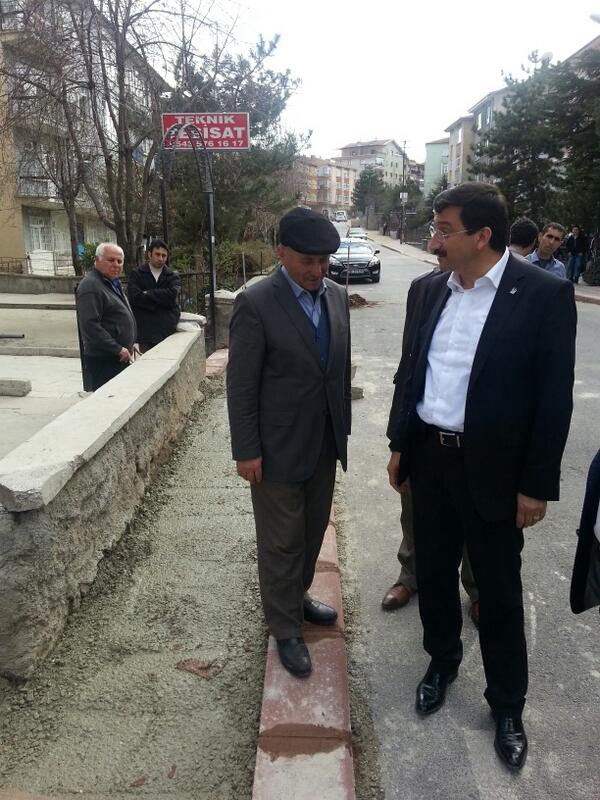 kbbmustafaak's tweet photo. Foça sokak sakinleri memnuniyetlerini dile getiriyorlar http://t.co/pkeo5lk2GI