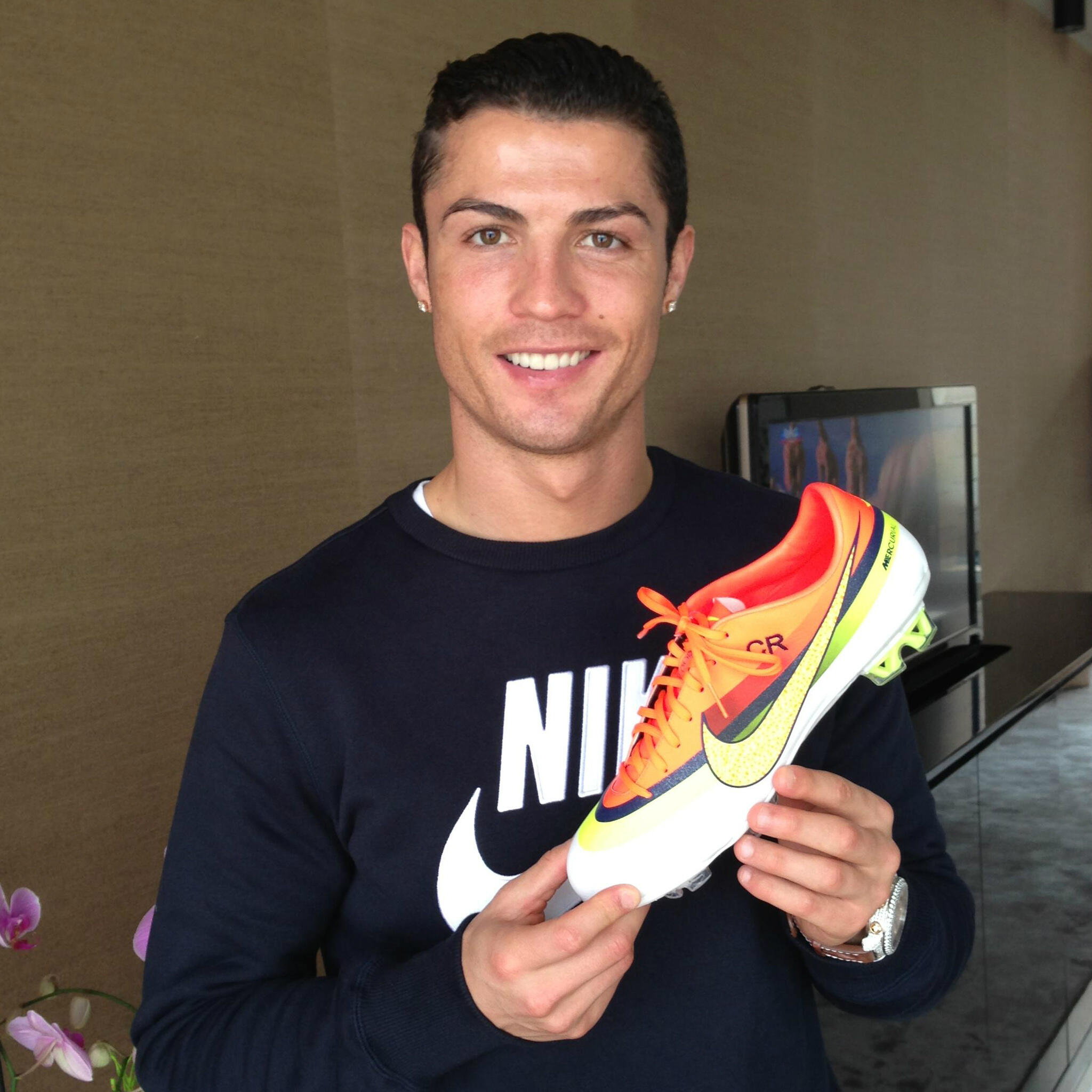 extinción Documento Productos lácteos Nike Football on Twitter: "Pre-order: @Cristiano debuts his CR7 Mercurial  Vapor IX. Europe: http://t.co/BgifpqWmpQ • US: http://t.co/5M91abpOBU  http://t.co/QipDWqaIgG" / Twitter