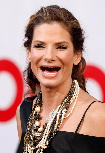 AWoTeeth's tweet photo. #sandrabullock #awoteeth #actresseswithoutteeth http://t.co/e8QYNkk3GA