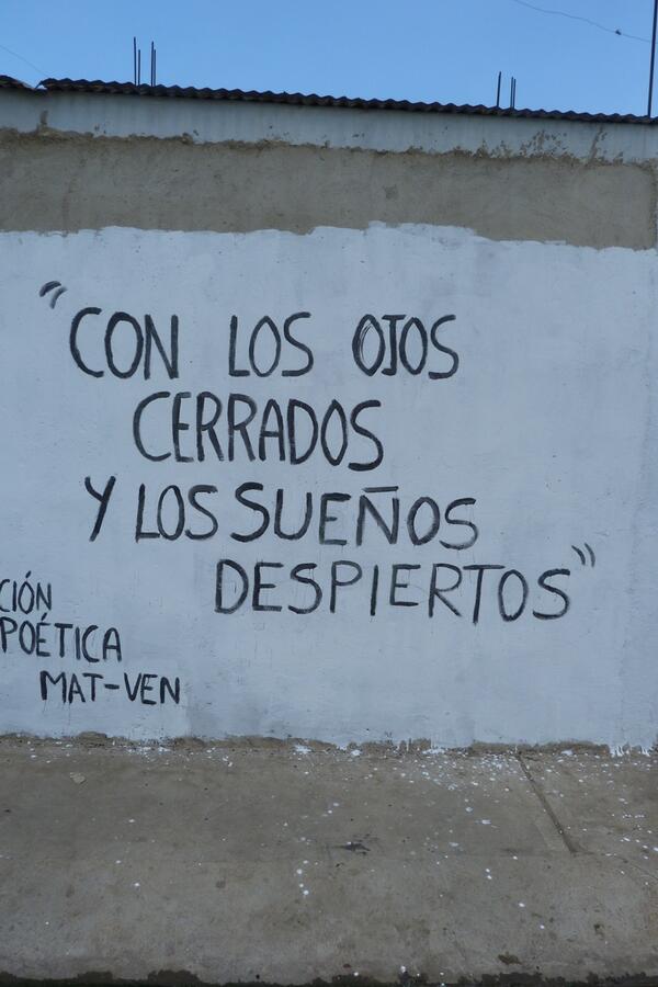 yeahiskj's tweet photo. Excelente día de #AccionPoeticaMaturin, no podemos estar mas felices. http://t.co/2w6auXD50C