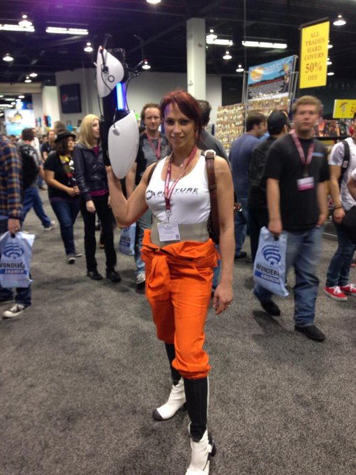 I'm on the floor here at @wondercon!! Find me http://t.co/kouXyIkCw1
