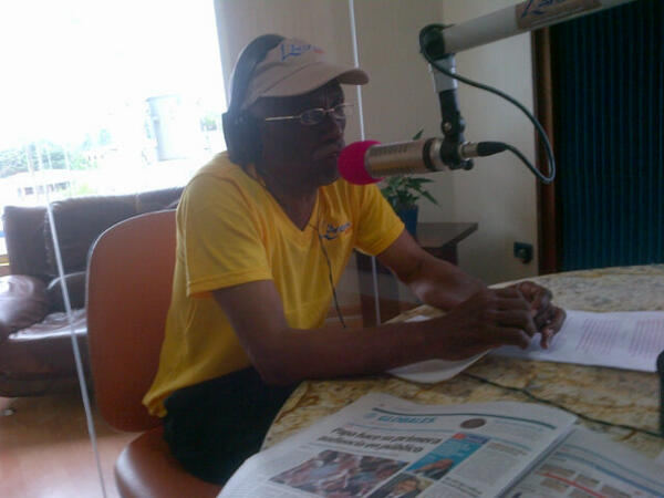 Al aire el veterano locutor Domingo Almonte, en nuestro 2do boletín de noticias. #SS2013LArena