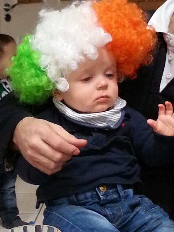 BuddyRoRo's tweet photo. @FionnualaOB @Ian_madigan - we are both fashion forward when the auld gruaig is concerned. http://t.co/M1aSPNfxaM