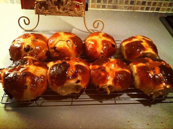 steve_machin's tweet photo. Easter eating with @charisjellett http://t.co/cvrfdh008N
