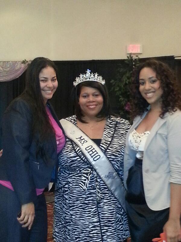 MsOhioPlus2012's tweet image. With @QueenEsther_QF7 and others from @OhioPlusAmerica at the KY Plus America Pageant.