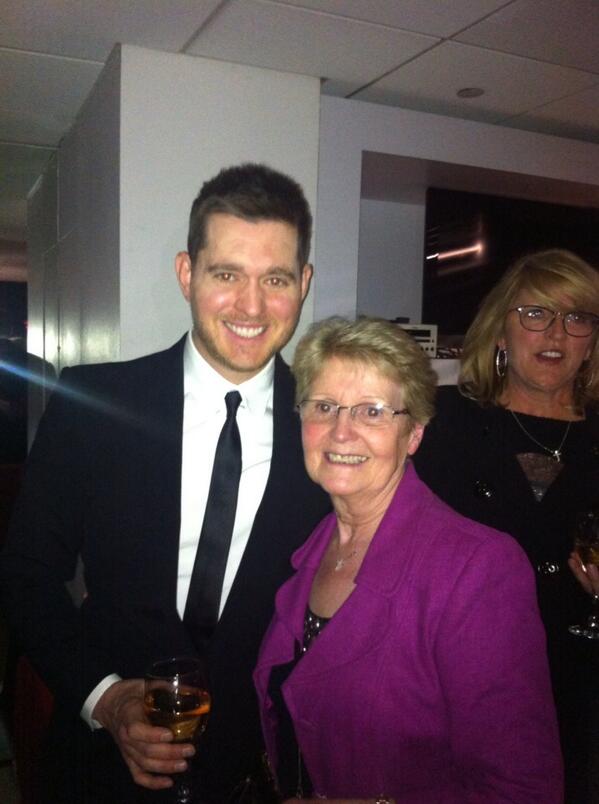 v16ncy's tweet photo. Granny with the Buble @antanddec #itsabeautifulday #SNT http://t.co/XmiotI2wbC
