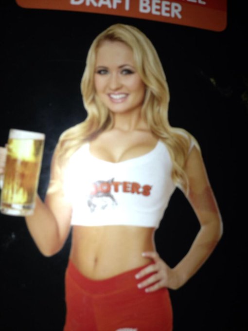 Dinner at hooters. http://t.co/N4pcGNlGS3<a href="/tag/amazon"class="tags"><span>#amazon</span></a><a href="/tag/spoiled"class="tags"><span>#spoiled</span></a><a href="/tag/wishlist"class="tags"><span>#wishlist</span></a>