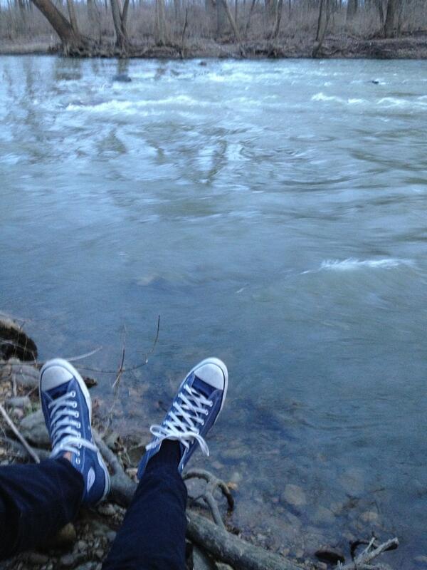 Fox_Pajama's tweet photo. I love having the river in my backyard. Just chilling and relaxing, listening to some Bon Iver and Faunts. http://t.co/fdNsHAiIIN