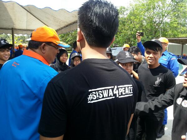Dato <a href="/kpjpam/">ZAITUN AB SAMAD</a> bermesra dgn rombongan #siswa4peace di Felda Sahabat.