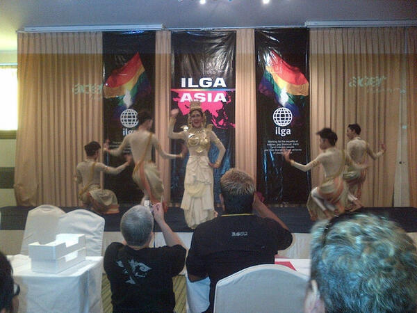 IgamaMuda's tweet photo. Closing Ceremony #ILGAASIAConference , Bangok March 29-31, 2013 @tungbui286 @YouthVoiceCount http://t.co/H1UVbBV8ZC