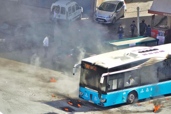 EnsGzelr's tweet photo. Şişli Feriköy Cinderesi Halk Otobüsüne Molotoflu Saldırı http://t.co/RQHwiPZOux
