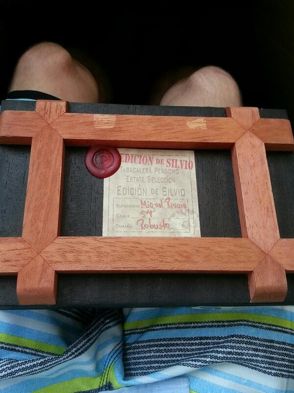 kristofgotz's tweet photo. Silvio#Cigar#BBQ#Perdomo#Bangkok# http://t.co/U1740r2bu4