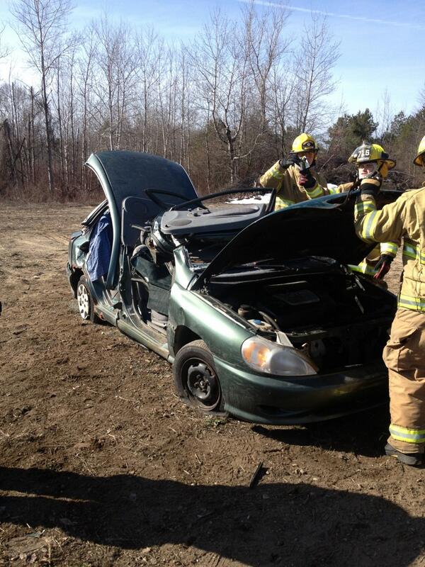 ryanmylenek's tweet image. Foreign Kia, torn apart in the USA #hursttools