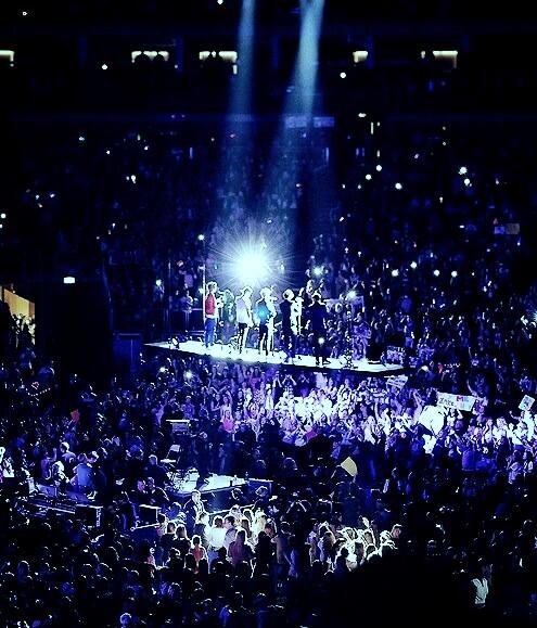 Juliette_1D's tweet photo. *_*      #OneDirection http://t.co/2wNEdfGmCQ