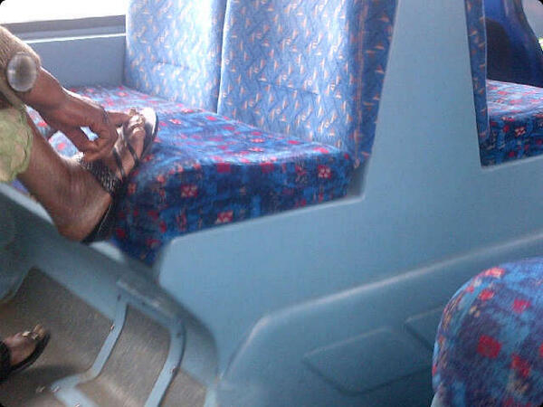 Sarita_Rindi's tweet image. Next lady painting her nasty crusty toes on the bus! #pedicure #grime #jeeeeze