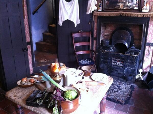 tommct's tweet image. Easter Sunday in the 1870s... #backtobacks