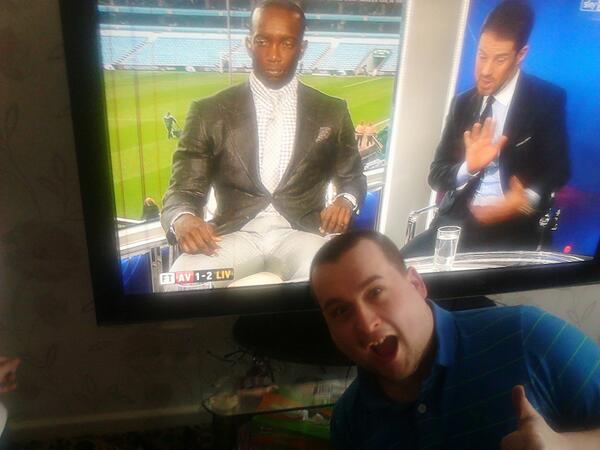 lostfan1920's tweet photo. @BenRose28 @BaronMynd typical Sunday pose :-) http://t.co/EVwKFO2fL2