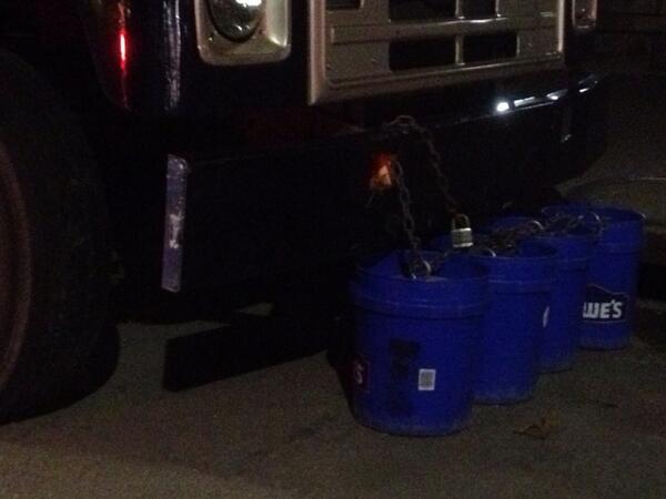 bs250f's tweet photo. I'm going to chain my truck to these buckets nobody's taking my truck#what are you thinking http://t.co/IwDQdGO8XX