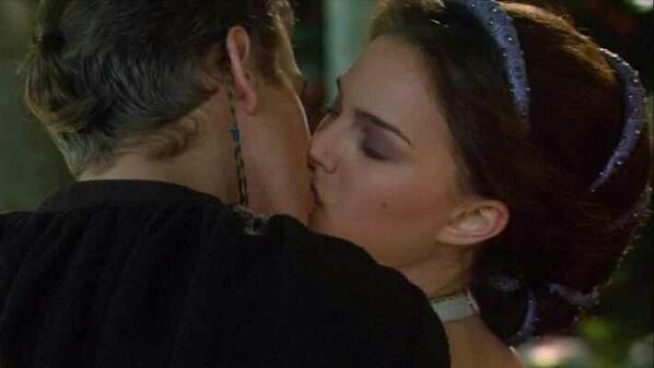 AnakinTweet's tweet image. "@SithAnakin: If only this could happen again http://t.co/B5hz61kzqu"It can. *Pulls @Senator_Padme to me, smirking before I softly kiss her*