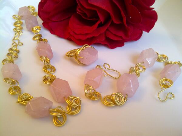 EliteHandmade's tweet image. don't cry for him
smile for him 
don't die for him
live for him
don't give up on him
fight for him
believe