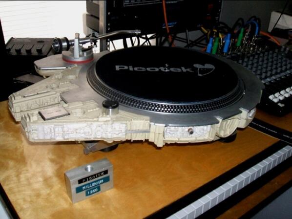 JonBrooks1972's tweet image. Cool Deck, love the mix of tech n toy
#dj #toytech
