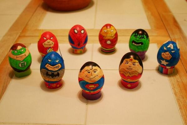 dearmason's tweet photo. “@Kathy_Musso: Happy Easter!! http://t.co/YxF99mUpBJ” Someone's got a really fun mom! Cute Superhero eggs - happy Easter :)