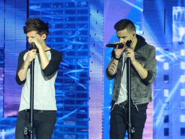 [TMH tour 2013] Photos - Page 3 BGuFvnBCEAEyOq6