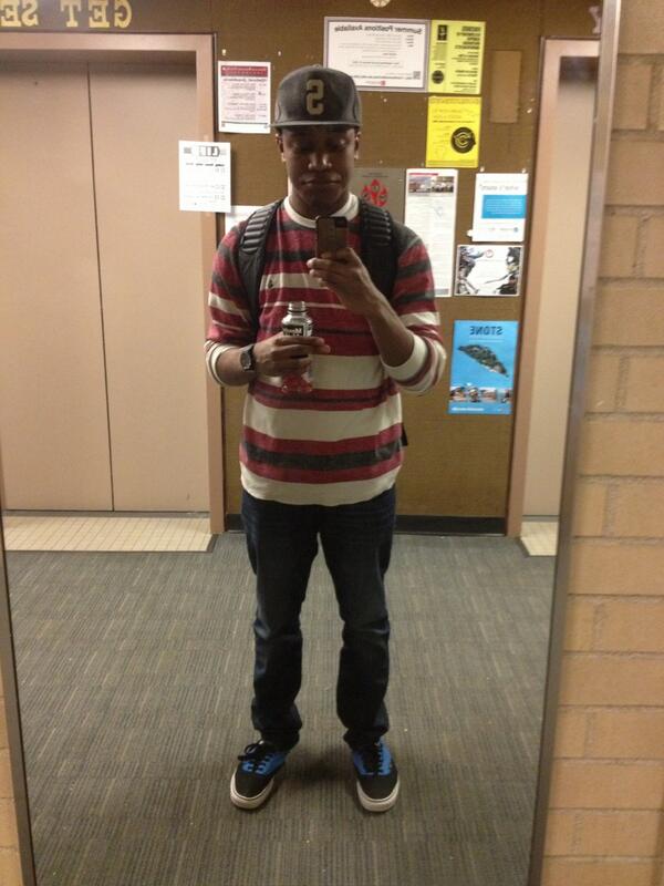 KiDCuDi's tweet photo. “@GoodGuyVic: #MirrorPicz #MinuteMaid http://t.co/UIbsVmwfkO” my album could not be worse than this outfit an ur entire wardrobe haha