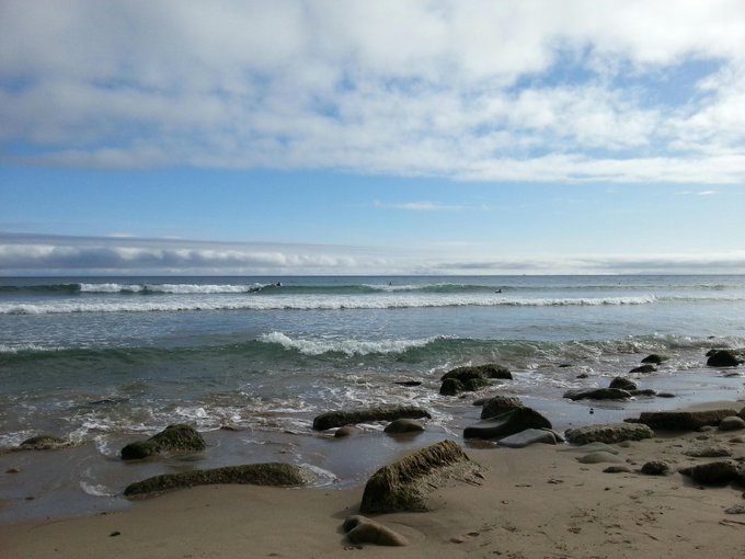 Passing the time,  watching  sexy surfers, reminds me of the good ol' days growing up in #SantaCruz :-)<a href="/tag/santacruz"class="tags"><span>#santacruz</span></a><a href="/tag/reminiscing"class="tags"><span>#reminiscing</span></a>
