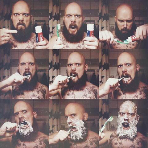 MandiCanas's tweet image. Err&apos; day. #howtobrushyourteeth
#hygiene