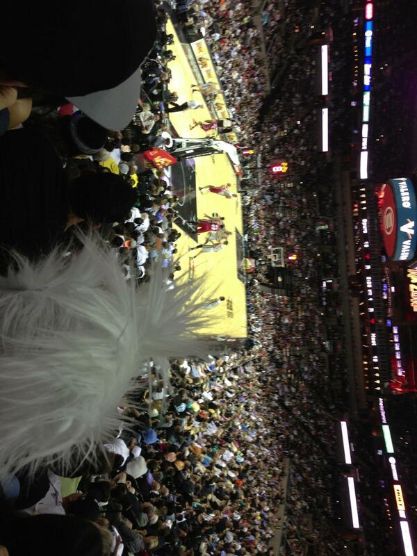 CiboloEntertain's tweet photo. Spurs are in The HOUSE !!! http://t.co/CLLYjCtYEs