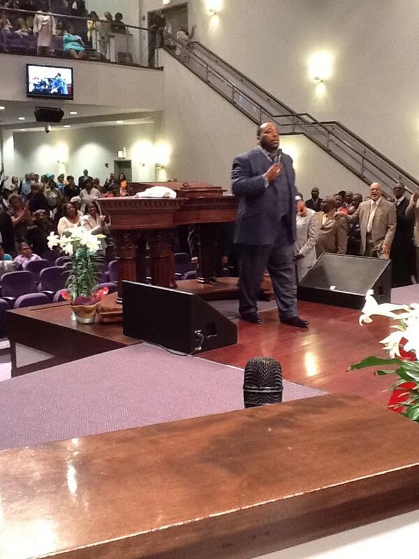 NCMBCLive's tweet photo. Pastor @marvinsapp is preaching us crazy! "Holler Until He Hears You! Luke 18:39. http://t.co/rJvpelLw4T