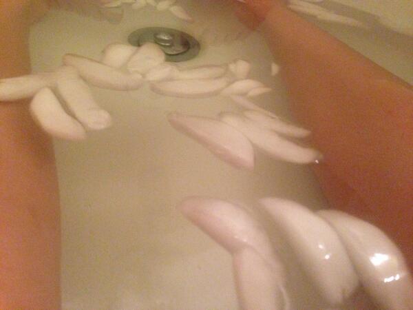 FitForApril's tweet image. I've baths are terrible. #PicslipKinda