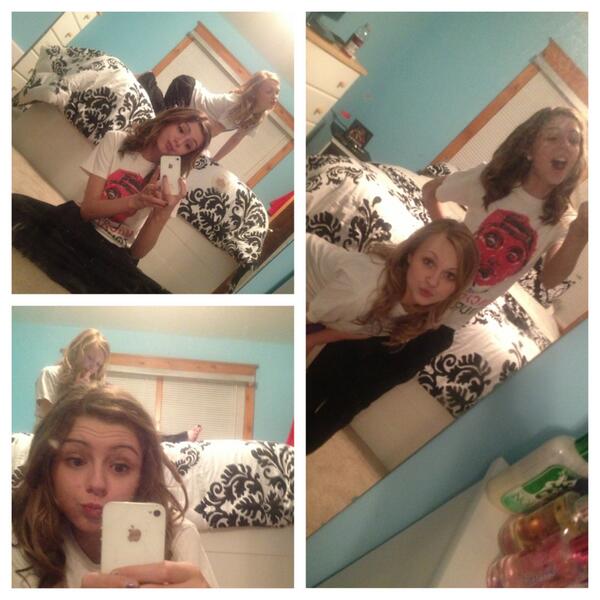 Itslilchelss's tweet image. Zee bfff👯🎀💜 #love #newroom #whadddup