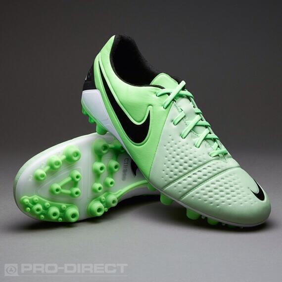 UK_pds's tweet photo. Nike CTR360 Green Boots http://t.co/ssuSRB2XhN