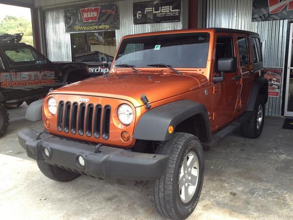 waldy700's tweet photo. Trabajando el Jeep del Candy Man de La Mega http://t.co/Zft1XbEr7o
