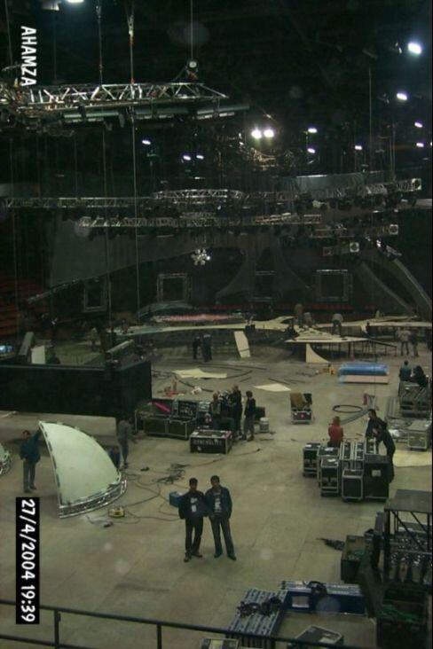 BGya6LNCYAAZy_6.jpg:large