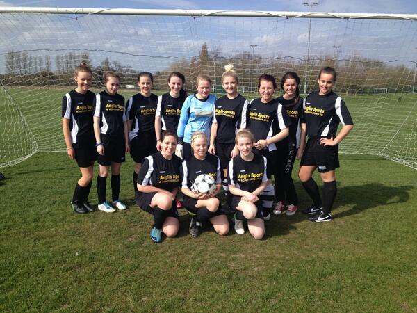 ORA_PE's tweet image. U16 girls football team about to play their semi final vs Moulsham. #timeforheros