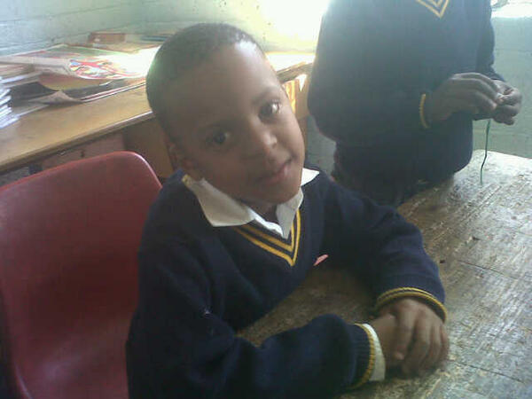 MoStarz_Fanss's tweet photo. Little 'Katlego' playing @MordecaiStarz on #MasbambaneniMusicVideo http://t.co/Kh323gqtFT