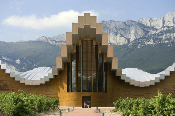 imperdry's tweet photo. La bodega Ysios demanda al arquitecto Calatrava por #goteras y #humedades Vía @el_pais http://t.co/9LbfI72d7R http://t.co/DZaYKhjoeX