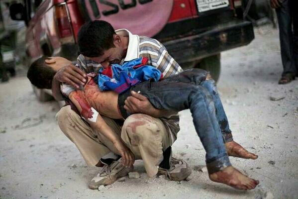 ArteOviedo's tweet photo. Enhorabuena a el ex alumno Manu Brabo por el premio Pulitzer 2013 por su cobertura de la guerra civil en Siria. http://t.co/C1h6wXtTde