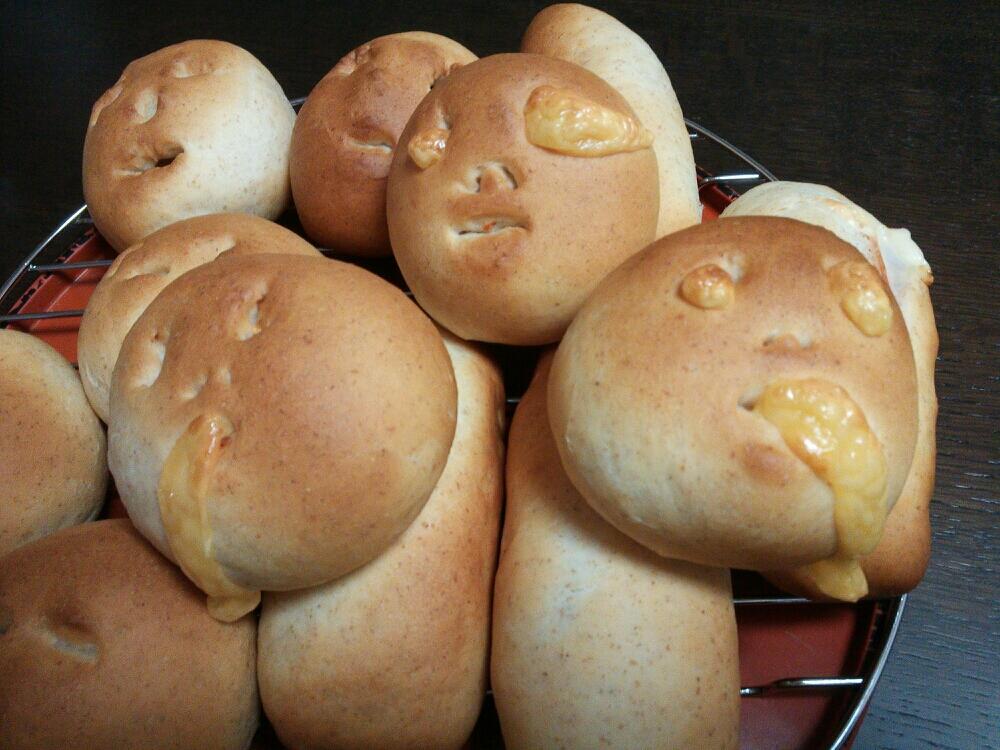 こるぴ 最近ホームベーカリーにハマってるんだけど 普通のパンじゃ味気ないから顔を作って焼いたらチーズパンが悲惨な事になった E 食欲失せるグロさww Http T Co Pqedakeg3e こるぴ 最近ホームベーカリーにハマってるんだけど 普通のパンじゃ味気ないから顔を作って焼いたらチーズパンが悲惨な事になった E 食欲失せるグロさww Http T Co Pqedakeg3e