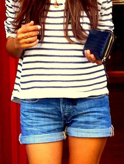 DenimDesire's tweet photo. Short: Denim Desire / Tricot: Zara / Rings: Natura Barcelona/ Purse : Bottega Veneta http://t.co/VAf0FFqPJX