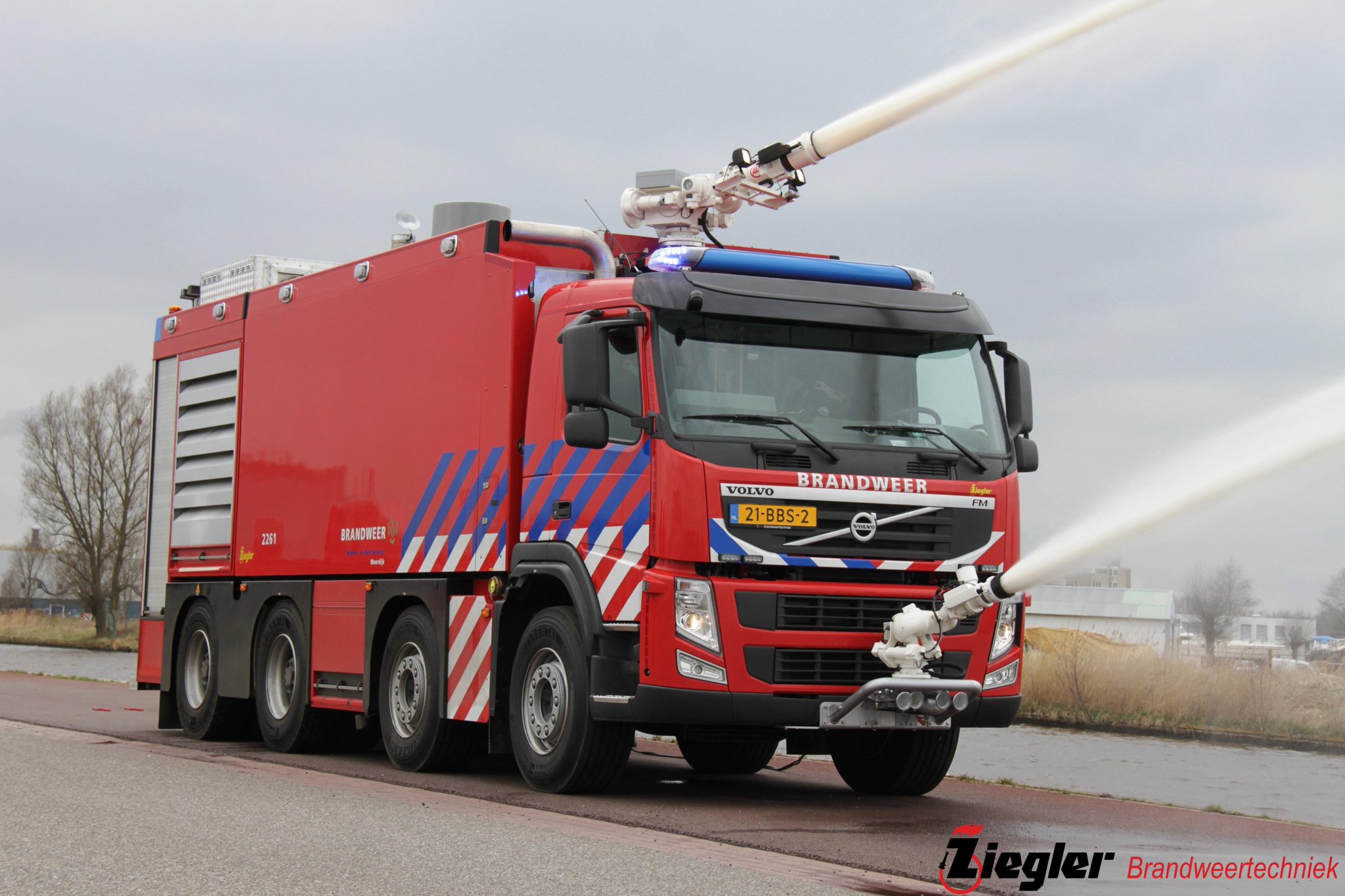 BH-zXT1CYAA0wrc.jpg:large