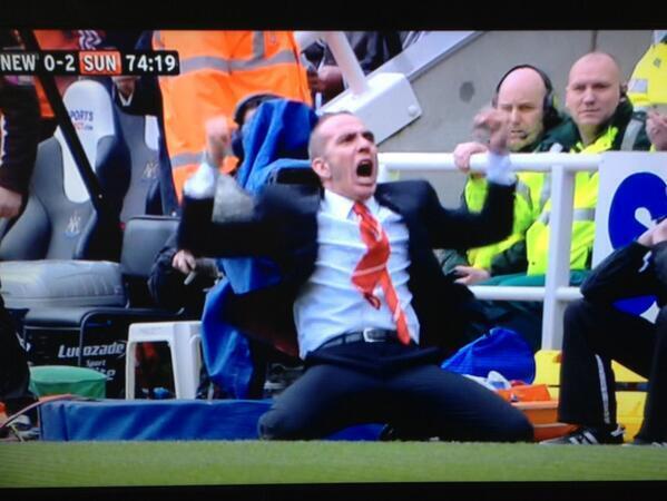 dbettingtips's tweet image. RT if you wish all managers celebrated goals like Di Canio... #Legend